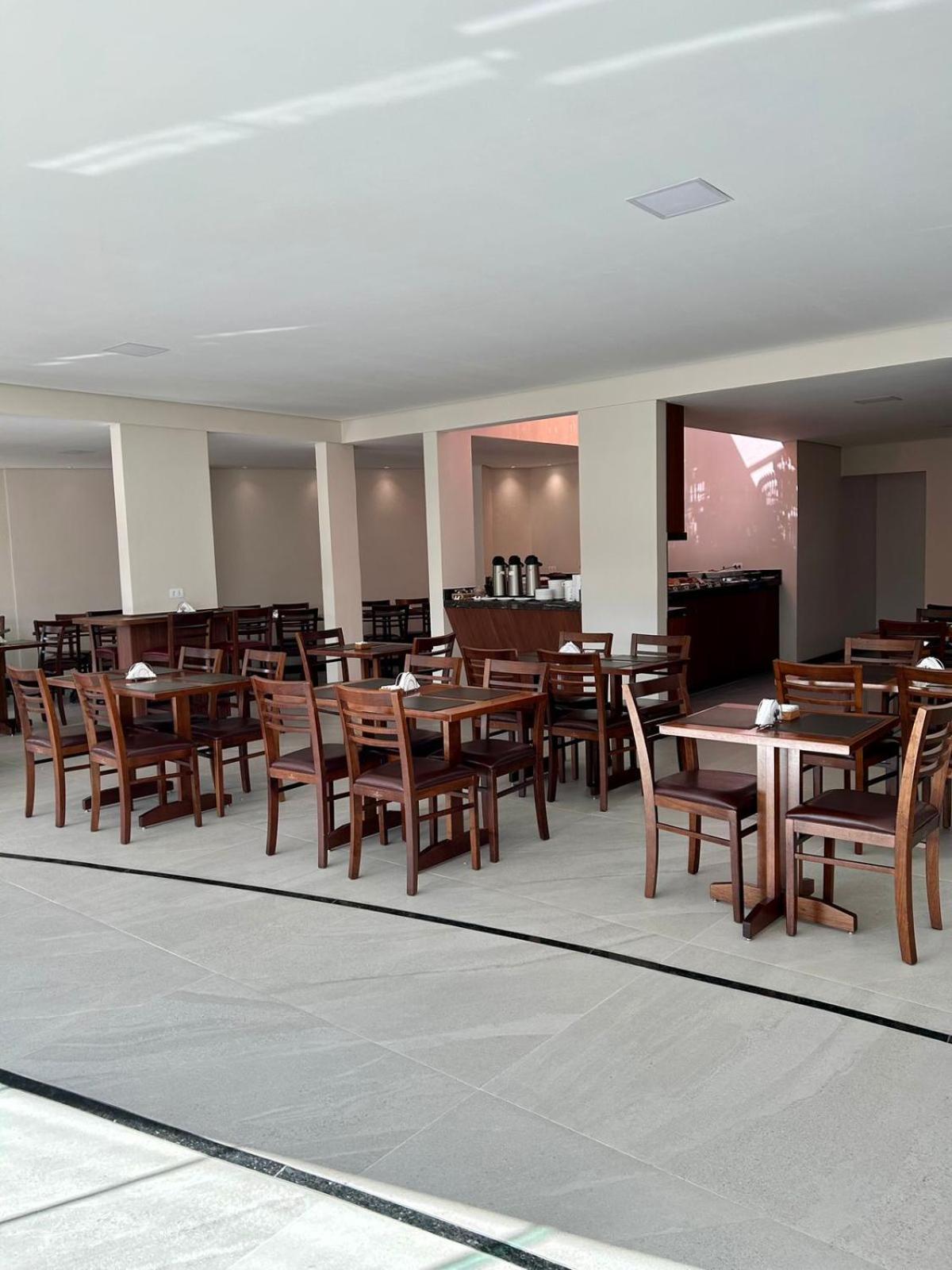 Hotel Alji Індаятуба Екстер'єр фото
